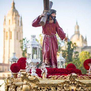 Daniel Sanz, ganador del XXIII concurso del Cartel Anunciador de la Semana Santa segoviana 2015.